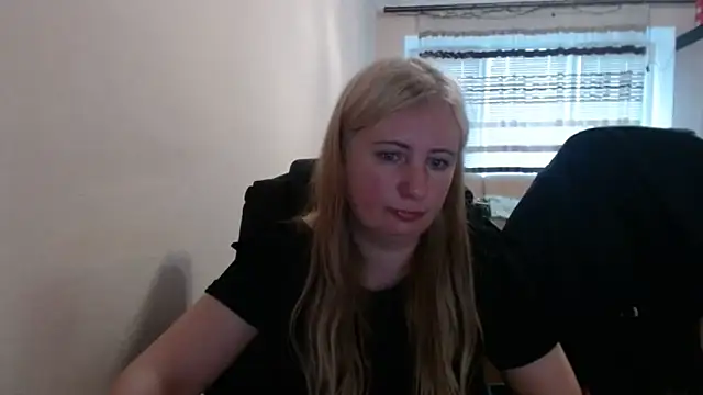 Snapshot of PeterAndJen chatting on May 22, 5:51 pm PeterAndJen online show from May 22, 5:51 pm