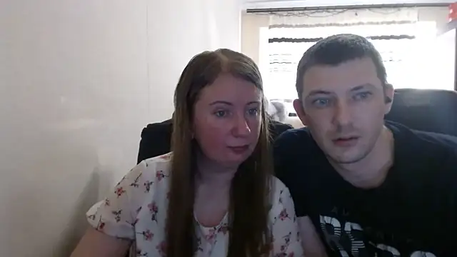 Snapshot of PeterAndJen chatting on July 5, 5:20 pm PeterAndJen online show from July 5, 5:20 pm
