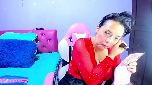 crissn0707 online show from March 27, 12:05 pm