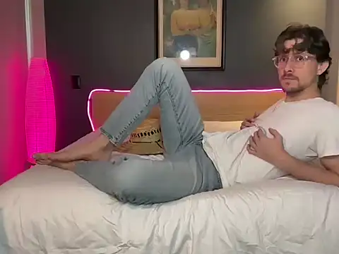 Snapshot of mcklister_kinky_feets chatting on February 16, 9:33 pm mcklister kinky feets online show from February 16, 9:33 pm