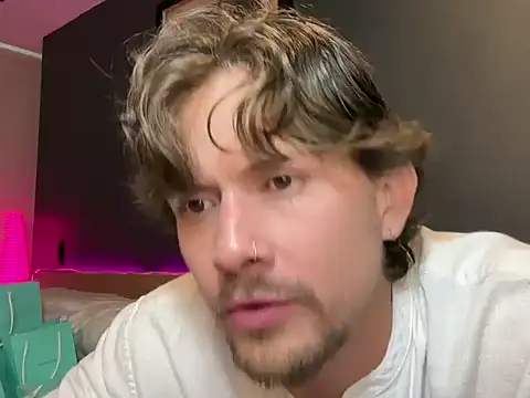 Snapshot of mcklister_kinky_feets chatting on February 20, 6:19 pm mcklister kinky feets online show from February 20, 6:19 pm