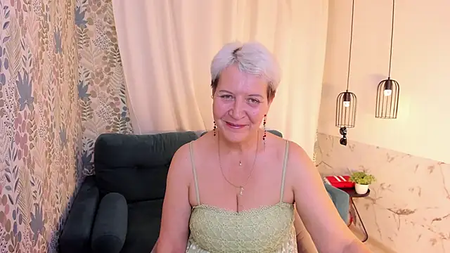 Snapshot of KathySunn chatting on May 19, 1:28 pm KathySunn online show from May 19, 1:28 pm