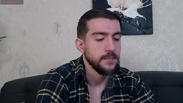 Snapshot of Dylan_Best chatting on January 5, 2:19 pm Dylan Best online show from January 5, 2:19 pm