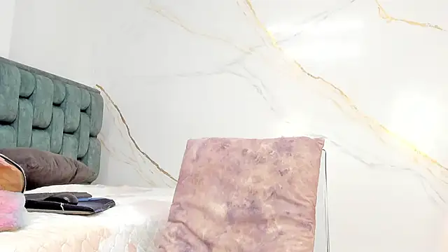 IsiisLovei online show from September 11, 2:17 pm