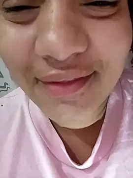 Hilarybunnyy online show from January 11, 2:11 pm