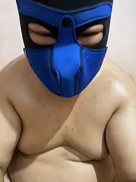 ilovepoochai online show from November 13, 6:40 pm