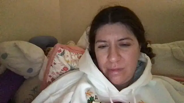 Snapshot of HYPHYtype chatting on October 27, 10:41 am HYPHYtype online show from October 27, 10:41 am