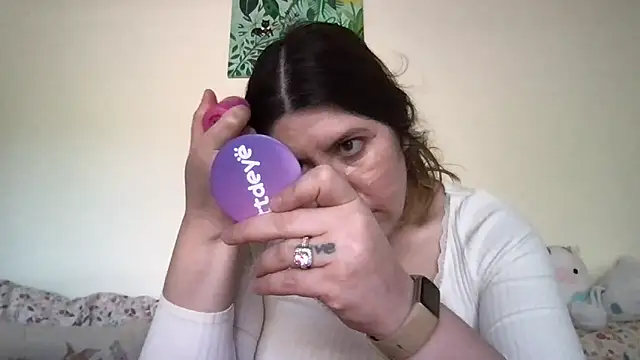 Snapshot of HYPHYtype chatting on November 1, 8:22 pm HYPHYtype online show from November 1, 8:22 pm