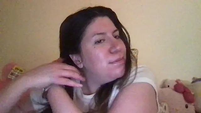 Snapshot of HYPHYtype chatting on November 15, 7:05 am HYPHYtype online show from November 15, 7:05 am