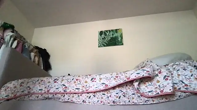 Snapshot of HYPHYtype chatting on November 30, 10:03 pm HYPHYtype online show from November 30, 10:03 pm