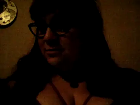 Snapshot of GothyBaby chatting on January 1, 3:23 am GothyBaby online show from January 1, 3:23 am