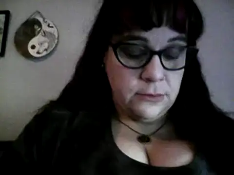 Snapshot of GothyBaby chatting on January 2, 6:01 pm GothyBaby online show from January 2, 6:01 pm