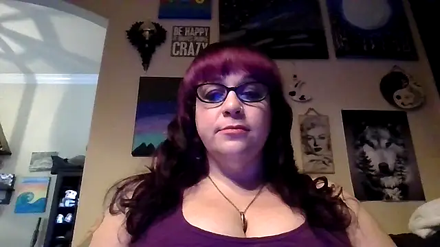 Snapshot of GothyBaby chatting on October 10, 9:47 pm GothyBaby online show from October 10, 9:47 pm