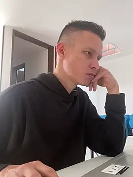 Snapshot of yequeal chatting on February 18, 1:33 pm yequeal online show from February 18, 1:33 pm