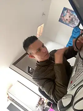 Snapshot of yequeal chatting on February 25, 7:03 pm yequeal online show from February 25, 7:03 pm