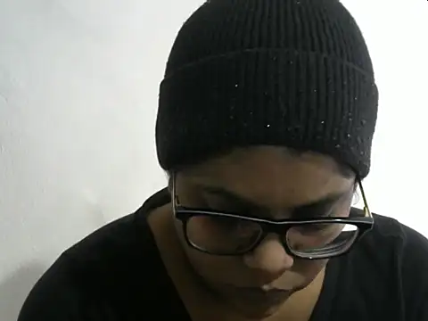 Sultryindianx100 online show from April 22, 8:50 am