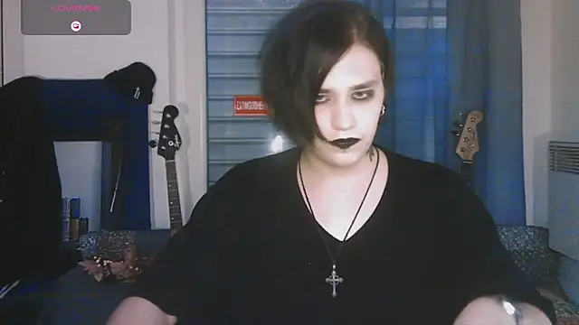 Snapshot of sademobeer chatting on June 30, 3:18 am sademobeer online show from June 30, 3:18 am