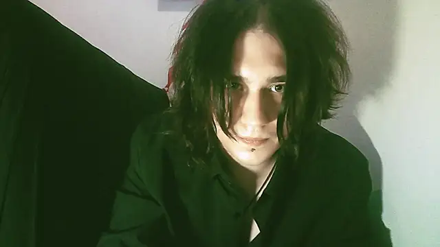 Snapshot of sademobeer chatting on July 7, 2:32 pm sademobeer online show from July 7, 2:32 pm