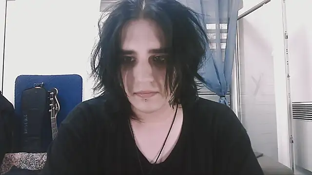 Snapshot of sademobeer chatting on August 7, 3:47 pm sademobeer online show from August 7, 3:47 pm
