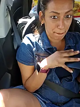 Snapshot of Nikkierosee chatting on December 30, 5:34 pm Nikkierosee online show from December 30, 5:34 pm