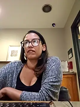 Snapshot of Nikkierosee chatting on February 12, 7:55 am Nikkierosee online show from February 12, 7:55 am