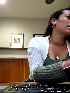 Snapshot of Nikkierosee chatting on February 26, 4:03 am Nikkierosee online show from February 26, 4:03 am