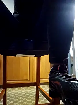 Snapshot of Nikkierosee chatting on March 12, 5:57 am Nikkierosee online show from March 12, 5:57 am