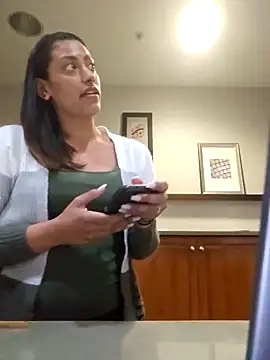 Snapshot of Nikkierosee chatting on March 23, 12:47 am Nikkierosee online show from March 23, 12:47 am