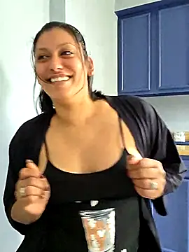 Snapshot of Nikkierosee chatting on October 12, 6:40 pm Nikkierosee online show from October 12, 6:40 pm