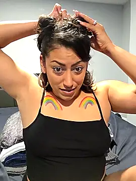 Snapshot of Nikkierosee chatting on December 21, 9:44 pm Nikkierosee online show from December 21, 9:44 pm