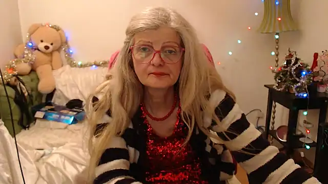 Snapshot of BlairFort chatting on December 18, 2:53 am BlairFort online show from December 18, 2:53 am