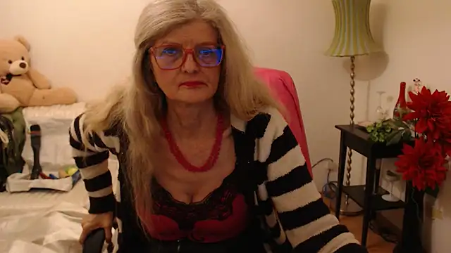 Snapshot of BlairFort chatting on January 8, 8:29 pm BlairFort online show from January 8, 8:29 pm