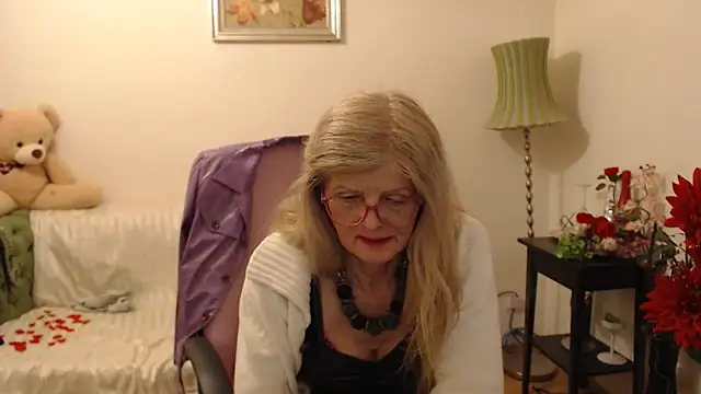 Snapshot of BlairFort chatting on February 12, 3:18 am BlairFort online show from February 12, 3:18 am