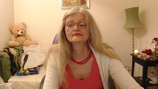 Snapshot of BlairFort chatting on February 28, 7:46 pm BlairFort online show from February 28, 7:46 pm