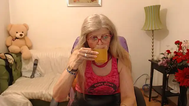 Snapshot of BlairFort chatting on March 13, 12:05 am BlairFort online show from March 13, 12:05 am