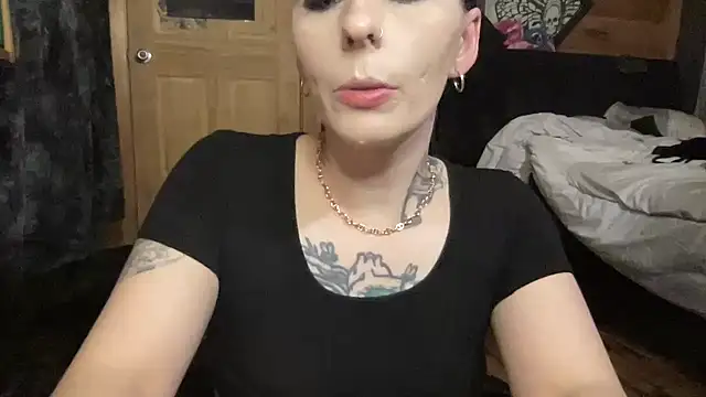 Snapshot of TeenyDoll chatting on May 26, 2:40 am TeenyDoll online show from May 26, 2:40 am