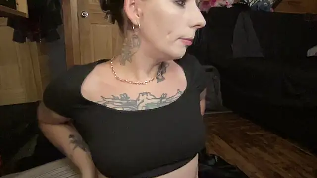 Snapshot of TeenyDoll chatting on July 28, 2:51 am TeenyDoll online show from July 28, 2:51 am