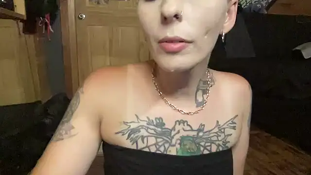Snapshot of TeenyDoll chatting on July 31, 3:39 am TeenyDoll online show from July 31, 3:39 am