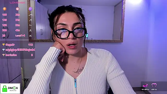 Snapshot of EricaVanderhill chatting on May 16, 12:29 am EricaVanderhill online show from May 16, 12:29 am