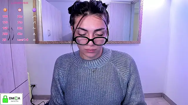 Snapshot of EricaVanderhill chatting on May 26, 12:28 am EricaVanderhill online show from May 26, 12:28 am