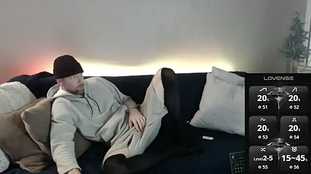 MaxRouger online show from December 1, 10:48 pm