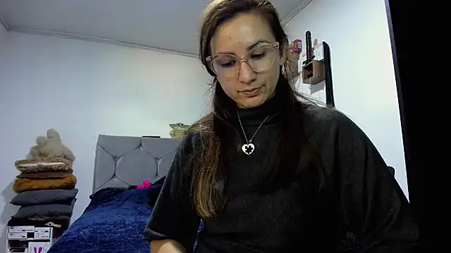 vanessabrown  online show from March 4, 7:53 pm