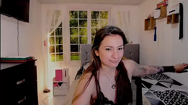 Snapshot of vanessabrown_ chatting on July 2, 2:34 pm vanessabrown online show from July 2, 2:34 pm