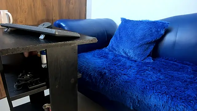 Mature Skinny online show from January 10, 9:16 pm