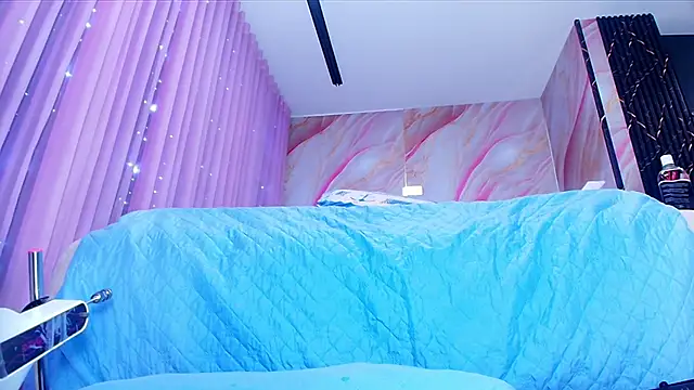 sofi decker online show from June 3, 3:09 am