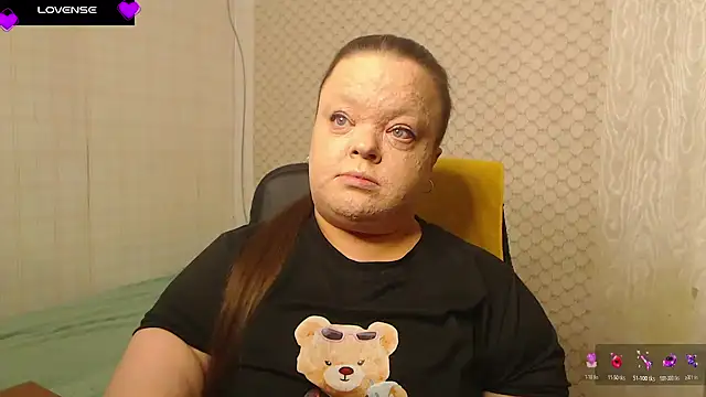 Janiffer MiMi online show from April 7, 5:46 pm