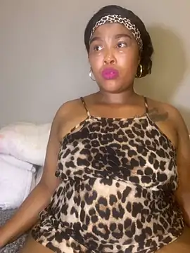 Snapshot of BADFATASS85 chatting on January 17, 12:37 am BADFATASS85 online show from January 17, 12:37 am