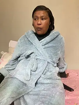 Snapshot of BADFATASS85 chatting on February 15, 11:08 am BADFATASS85 online show from February 15, 11:08 am