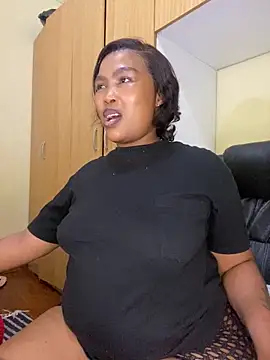 Snapshot of BADFATASS85 chatting on February 22, 11:20 am BADFATASS85 online show from February 22, 11:20 am