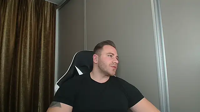 Thori92 online show from December 13, 7:53 pm